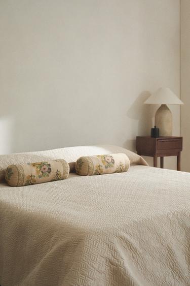SATIN GEOMETRIC QUILT - Dark beige by Zara