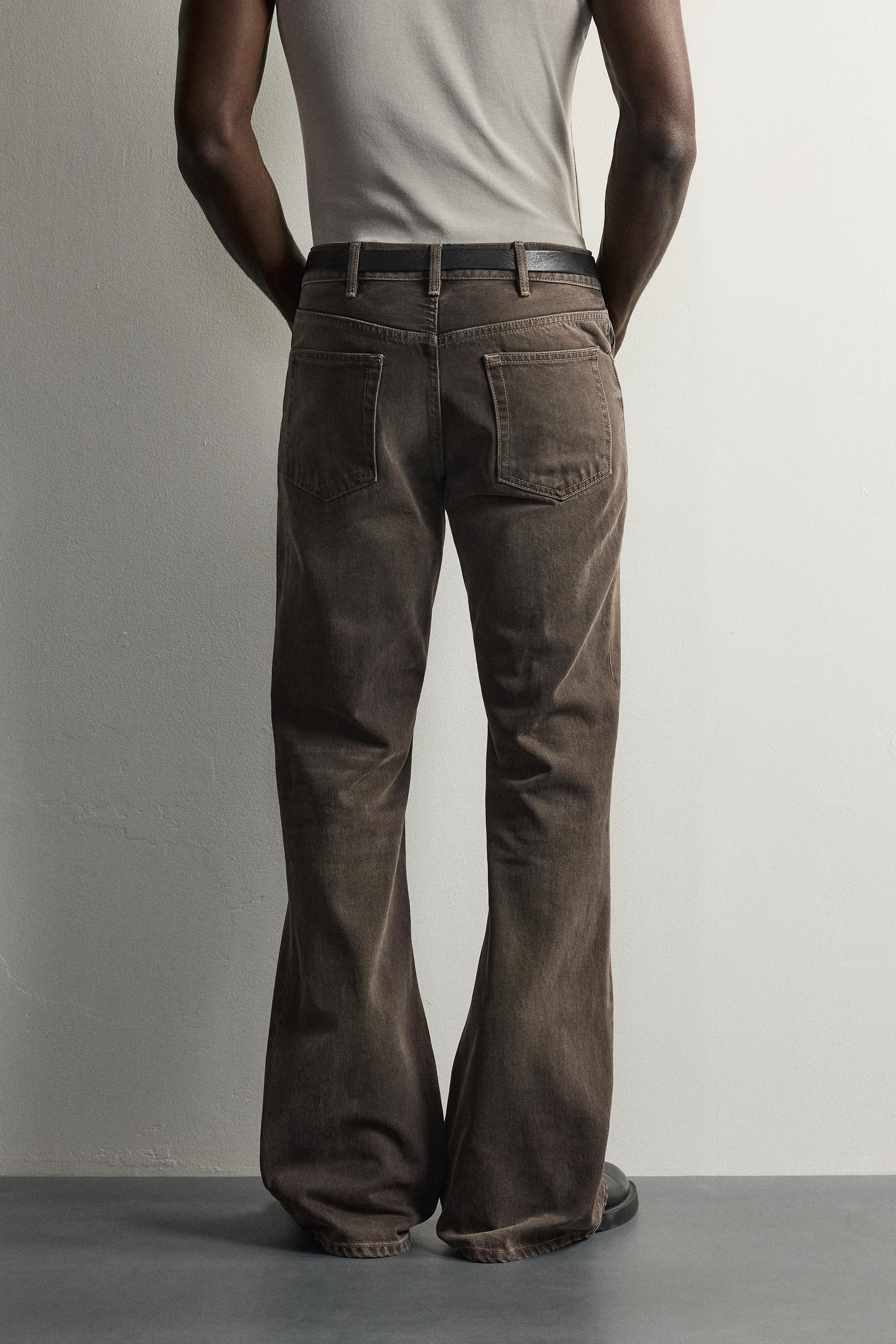 FLARE FIT JEANS