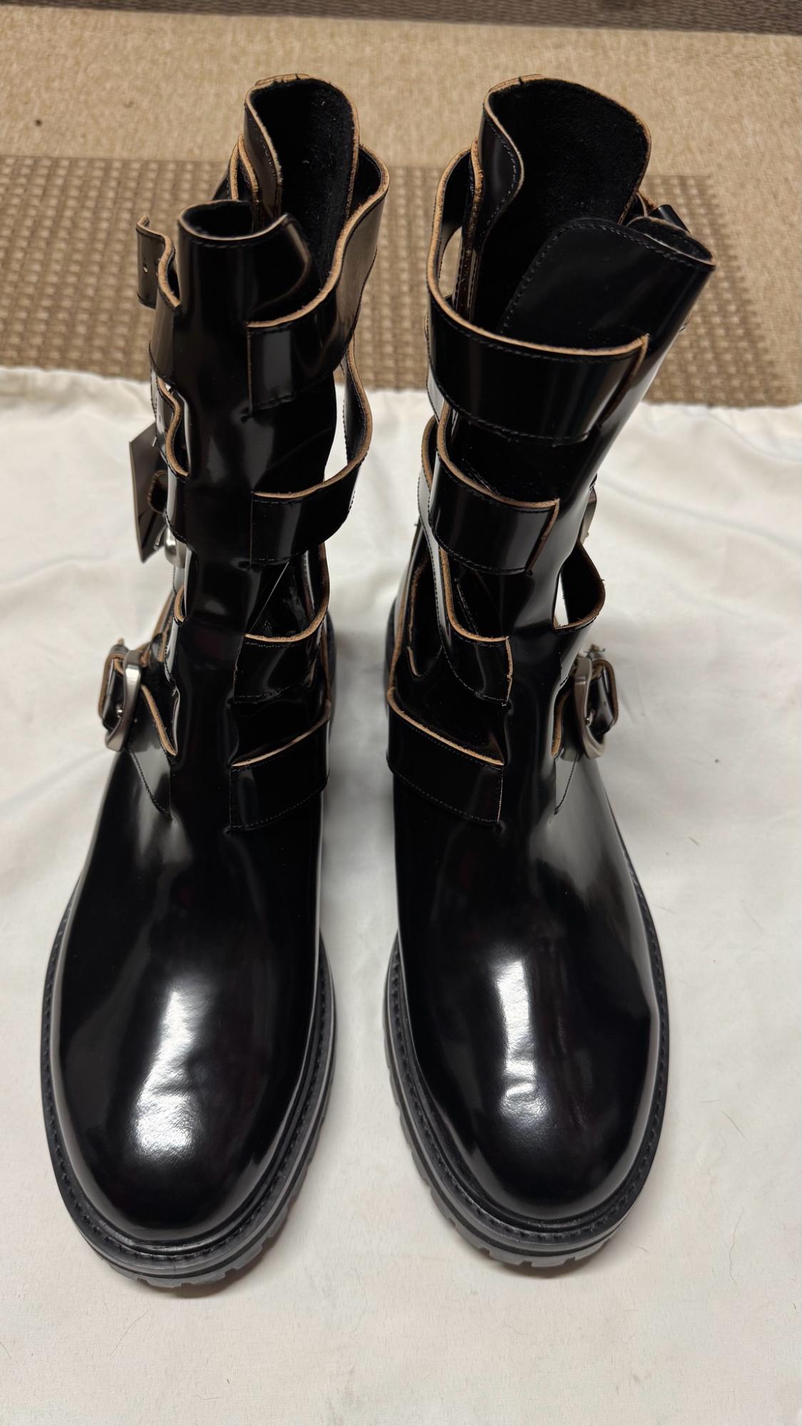 LEATHER CUT-OUT ANKLE BOOTS WITH BUCKLES - Image 4