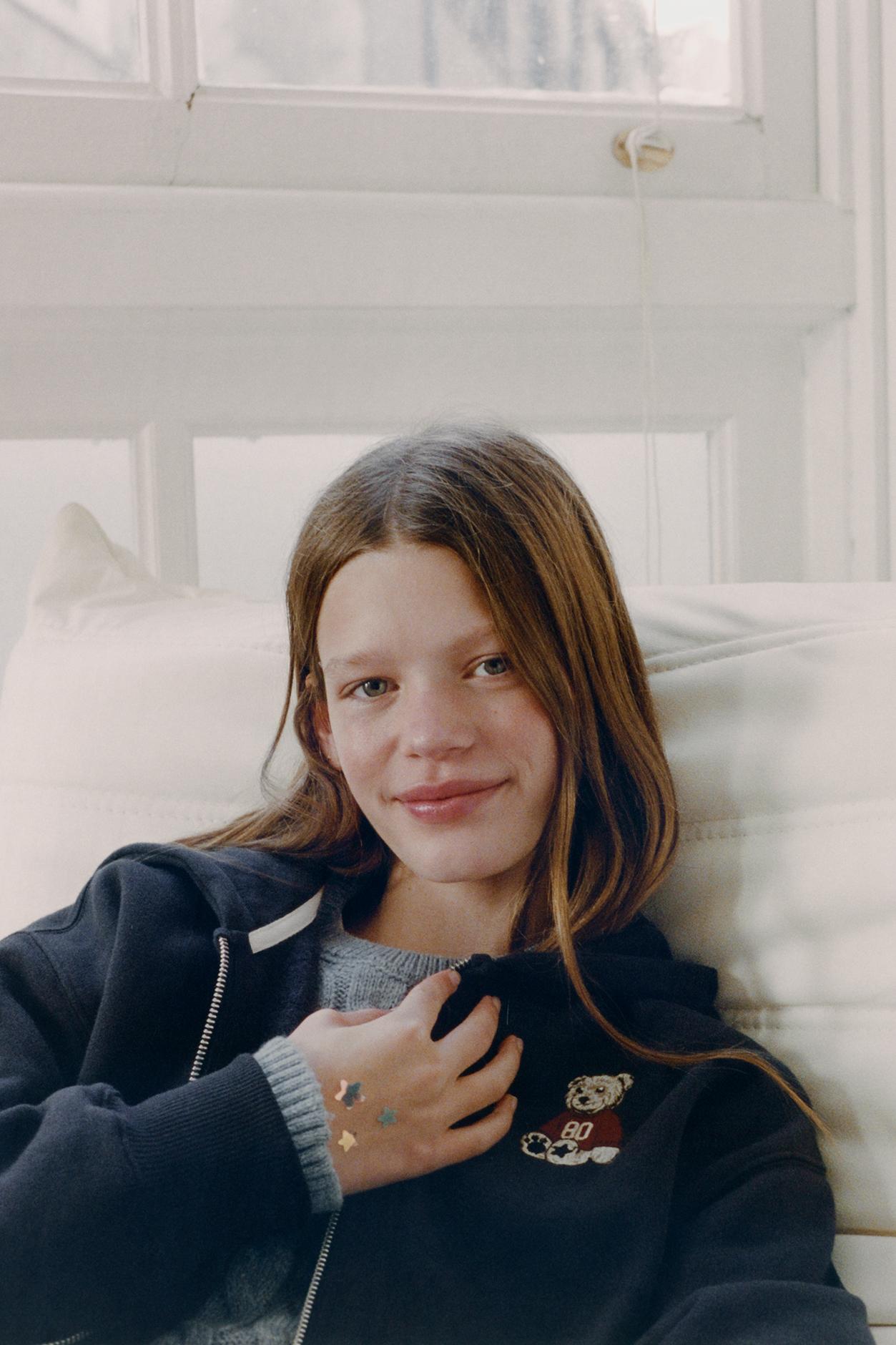 SWEAT ZIPPÉ OURS BRODÉ