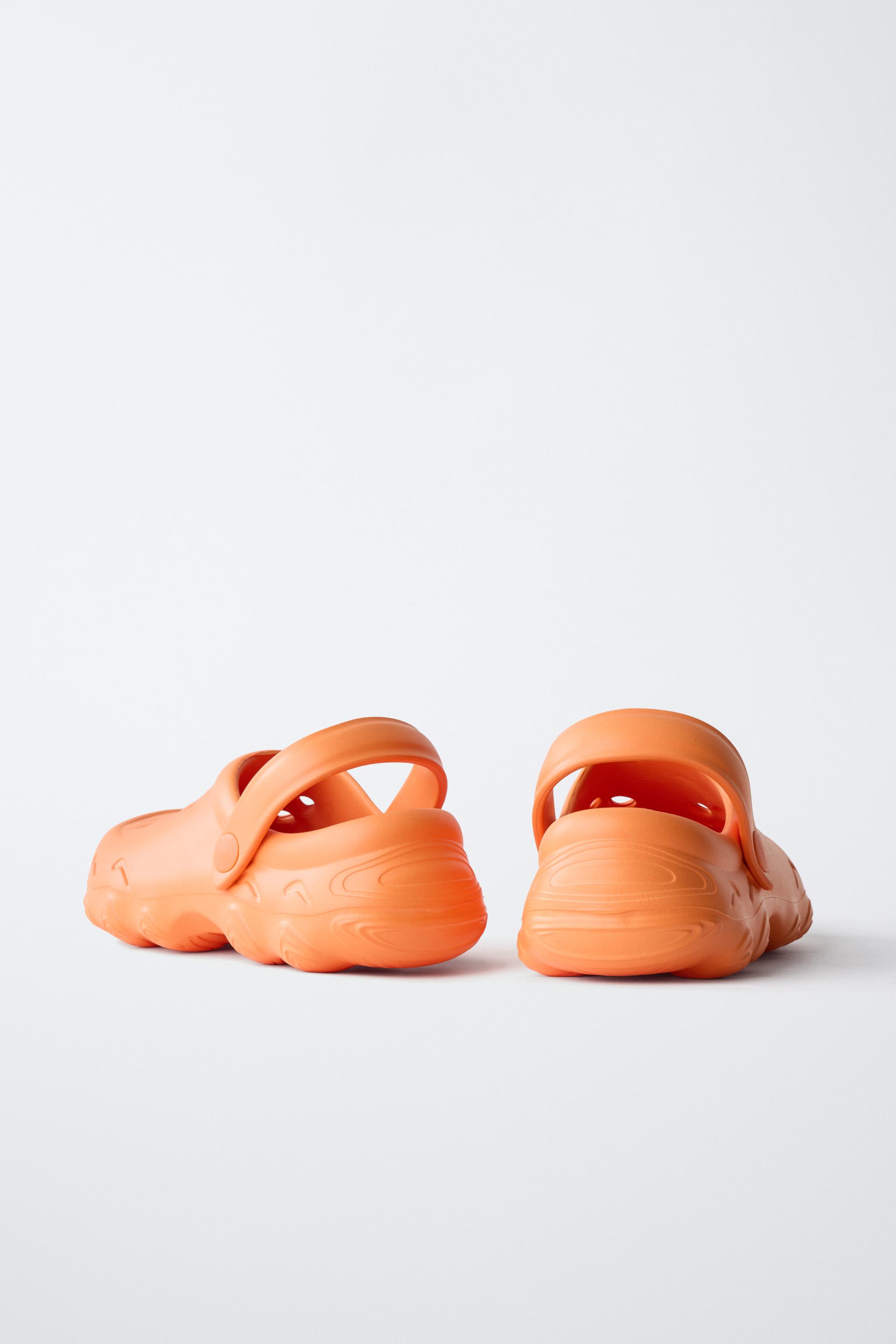 RUBBERIZED SPORT CLOGS