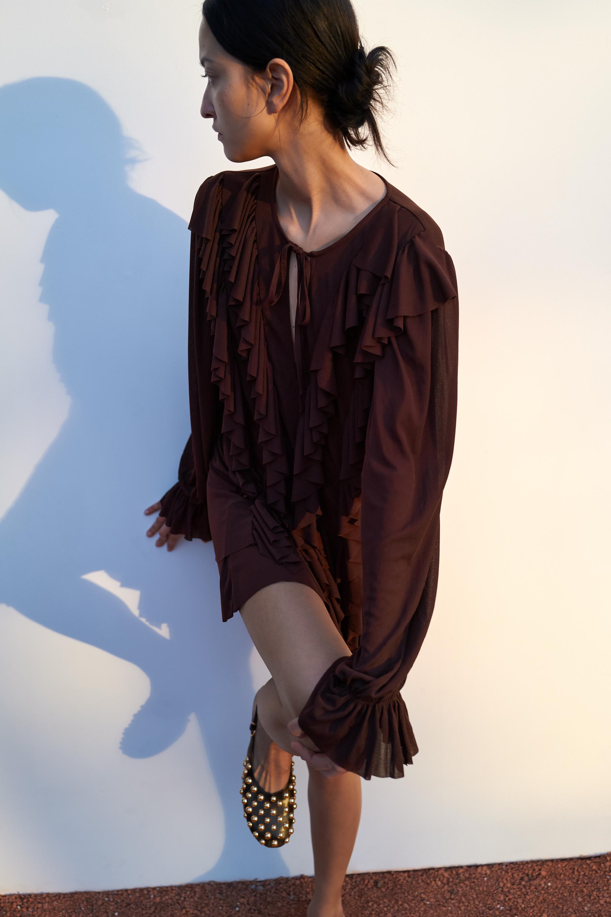ショート丈フリルワンピース - チョコレート | ZARA Japan / 日本