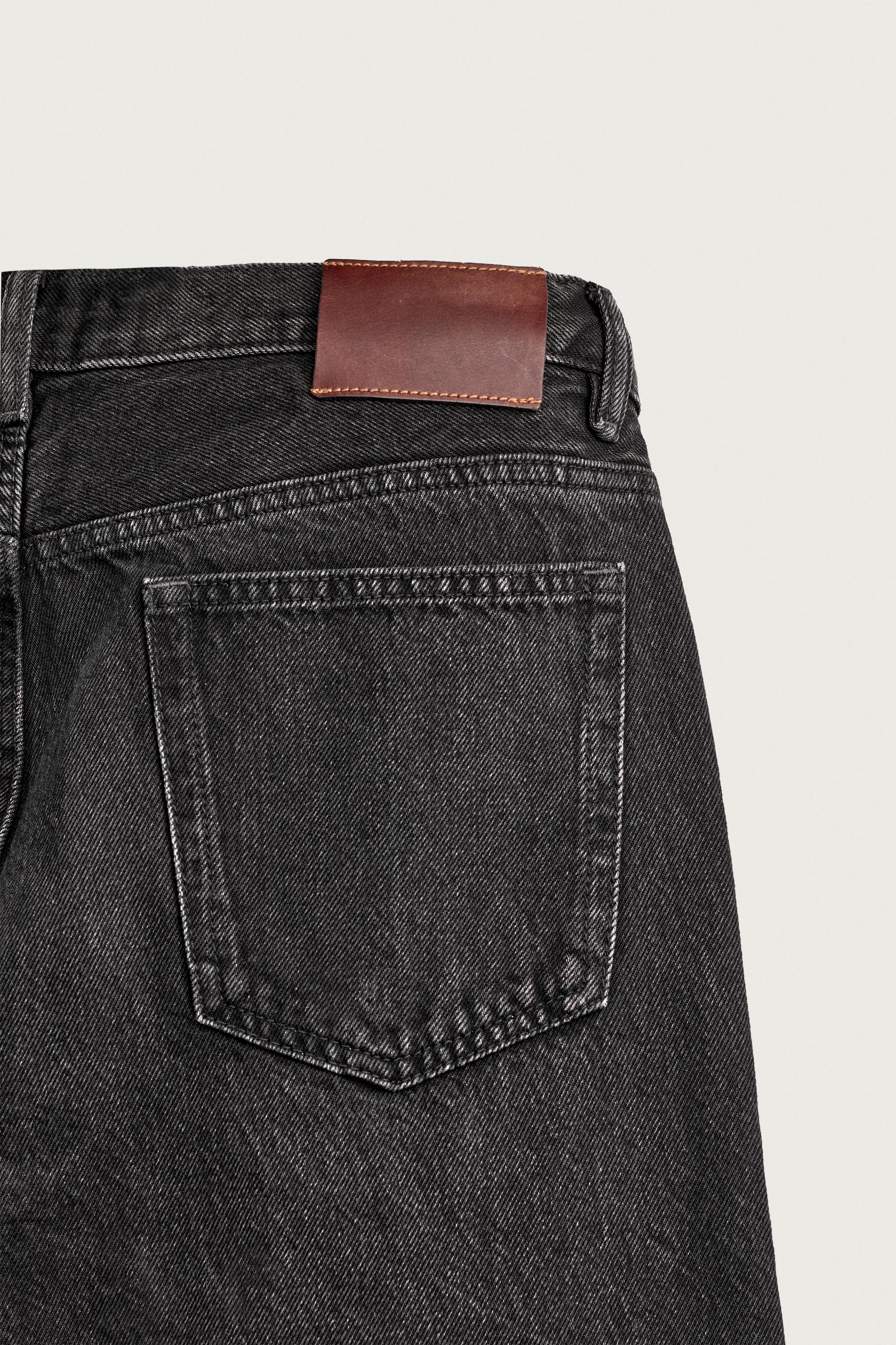 STRAIGHT FIT JEANS