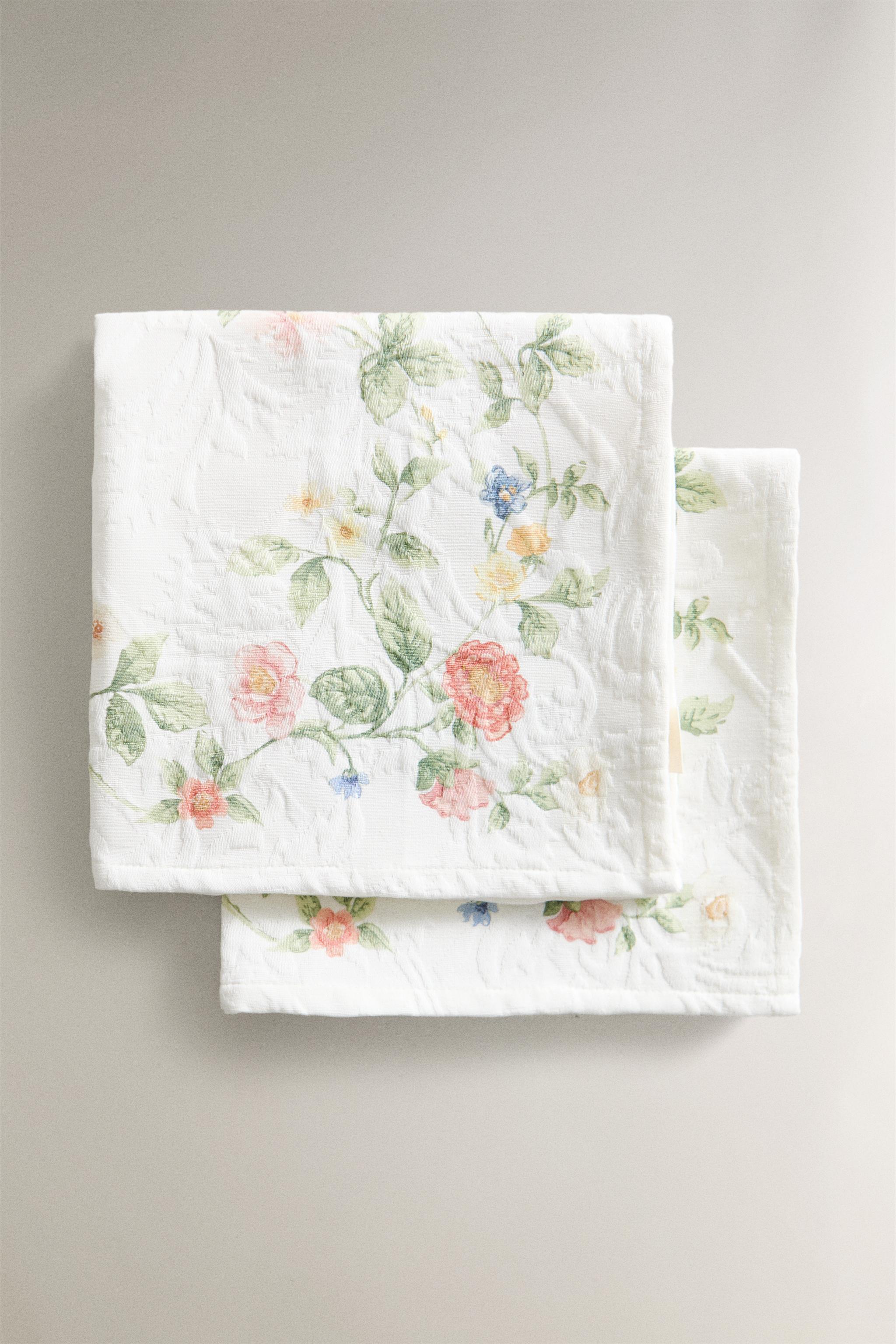 PACK OF JACQUARD NAPKINS AND FLORAL PRINT (PACK OF 2)