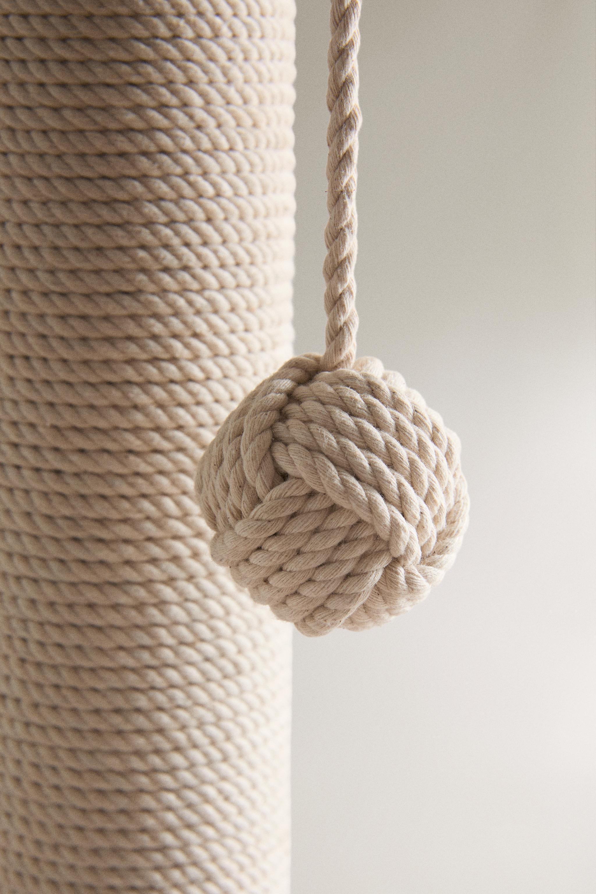 WOOD AND COTTON CAT SCRATCHER