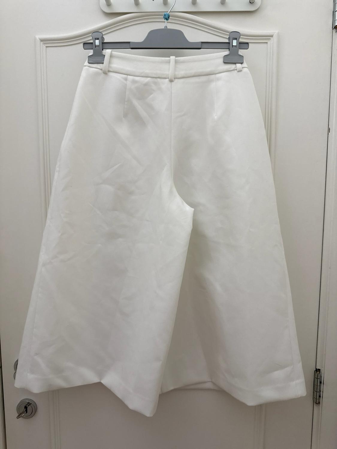 BELTED LONG PLEATED BERMUDA SHORTS - Image 3