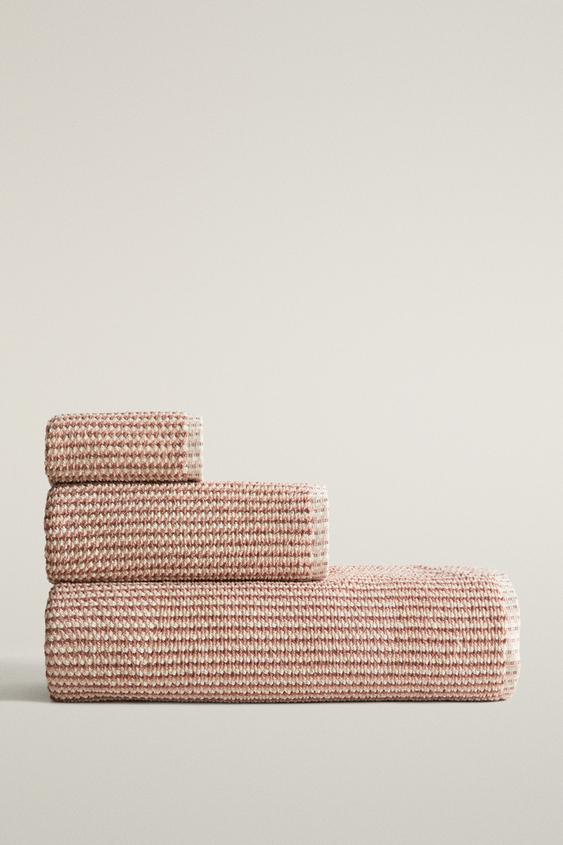 Zara TEXTURED COTTON BATH TOWEL - Pinks - Image 0