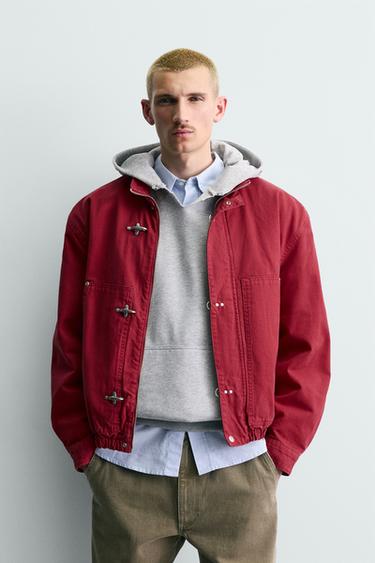 УКОРОЧЕННАЯ КУРТКА С ЗАСТЕЖКАМИ-ТОГГЛ — КРАСНЫЙ от Zara