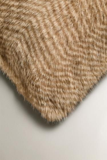 FAUX FUR CUSHION COVER WITH GRAIN PRINT - Light beige by Zara - Image 1