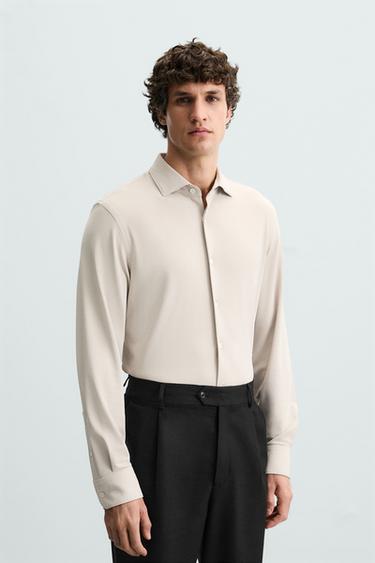 CAMISA ELÁSTICA ESTRUCTURA - Arena de Zara