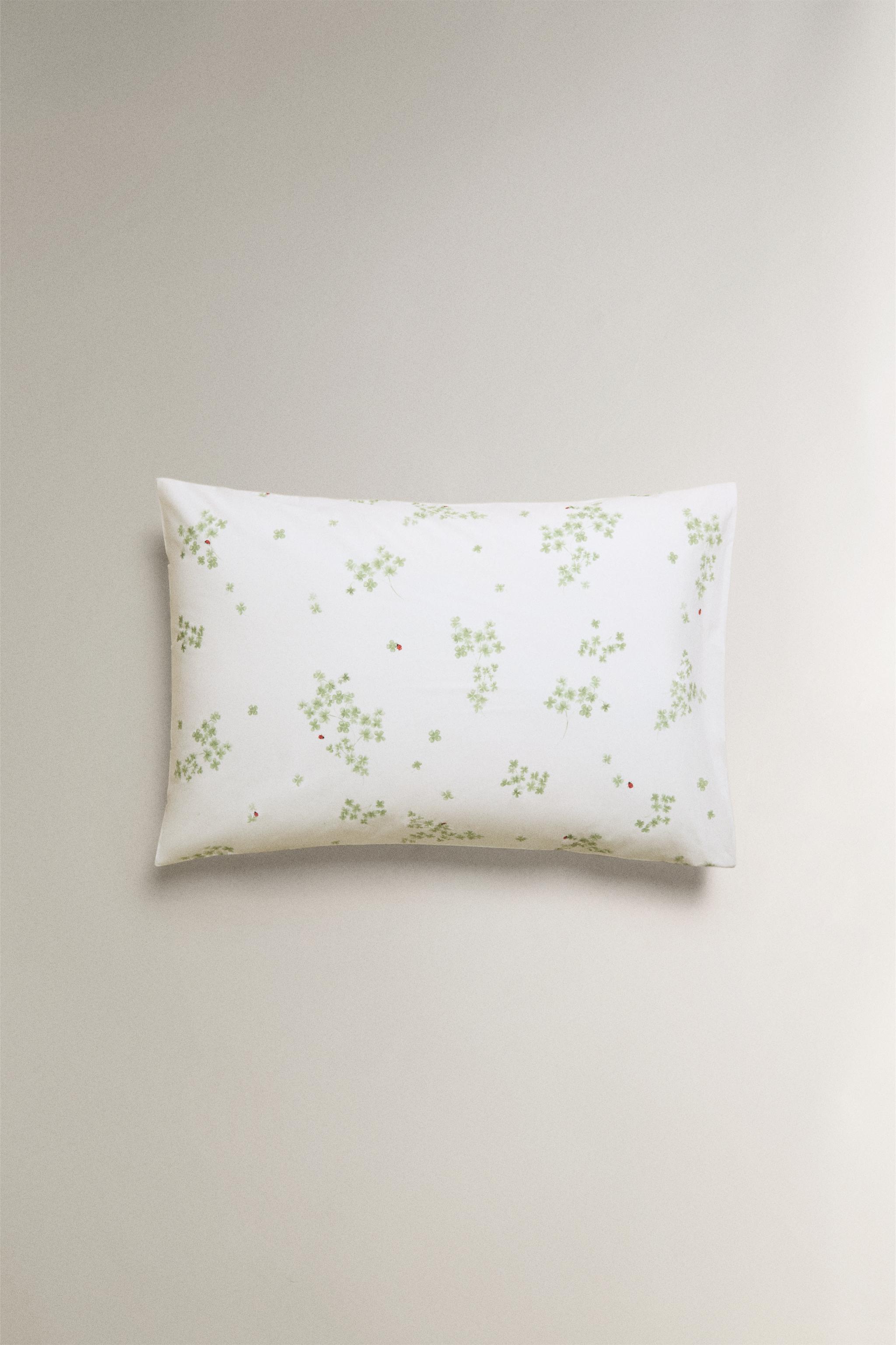 TAIE D'OREILLER PERCALE TRÈFLES ET COCCINELLES