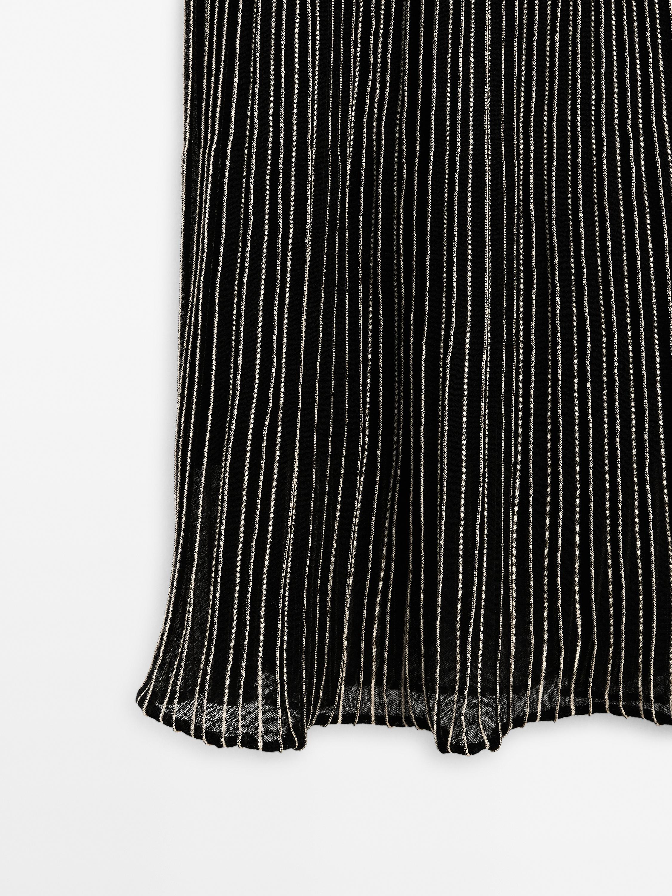 Robe longue en maille plissée