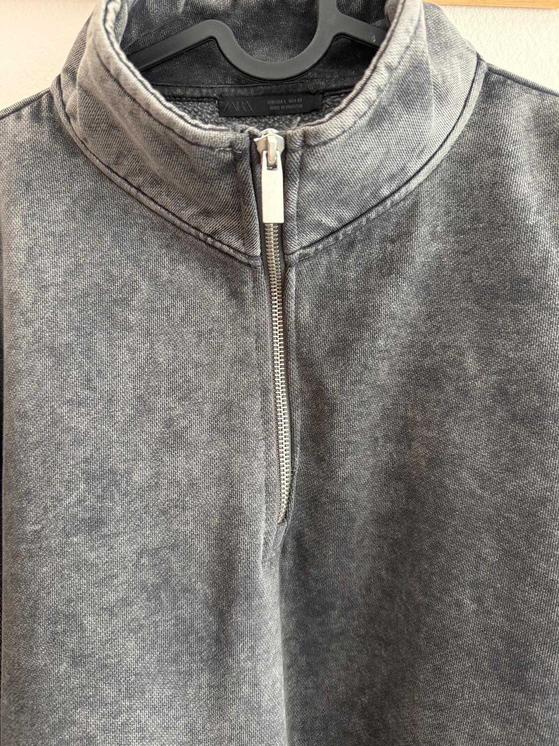 WASHED QUARTER-ZIP SWEATSHIRT - Image 3