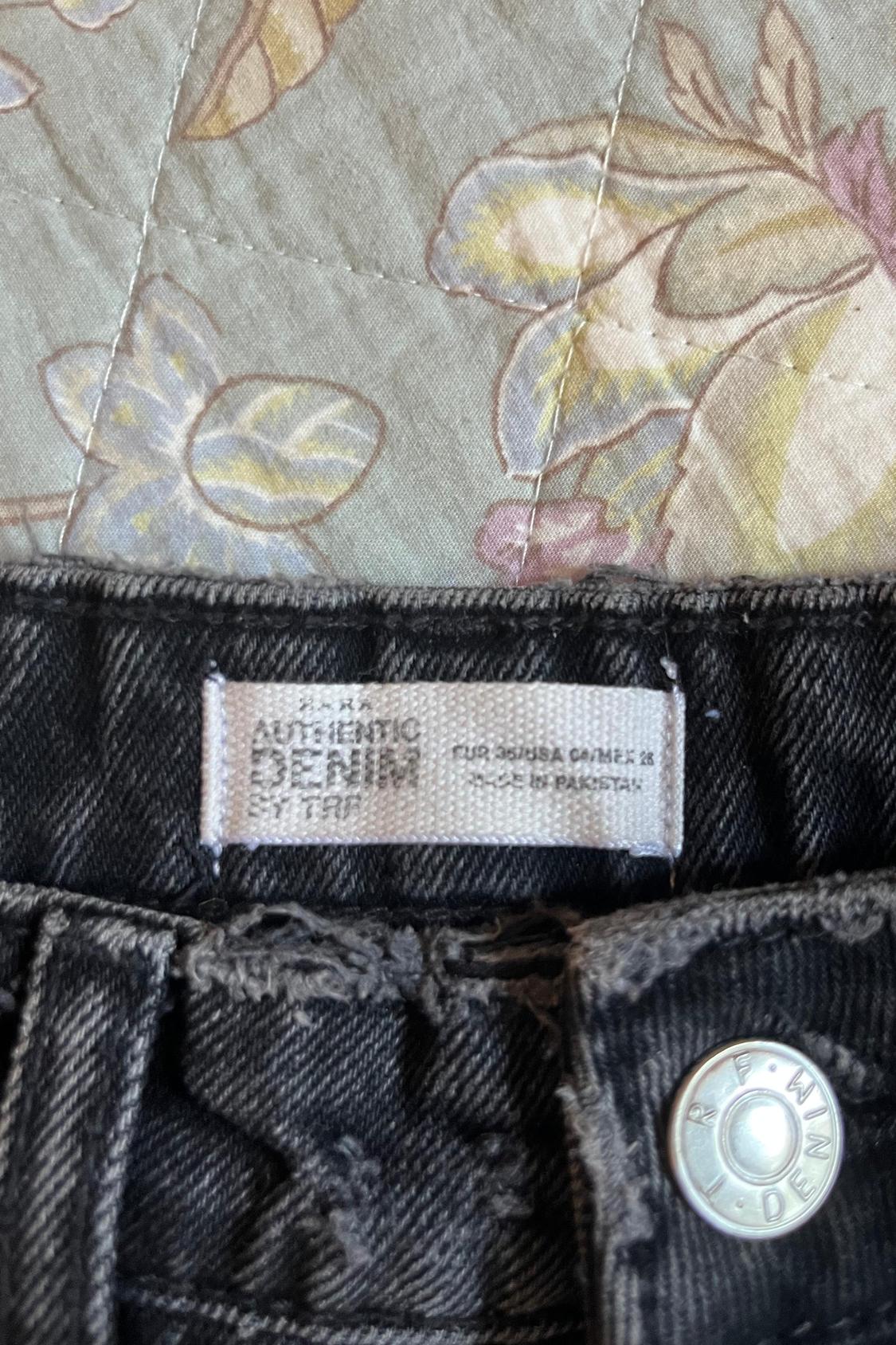 RIPPED DENIM SHORTS - Image 4