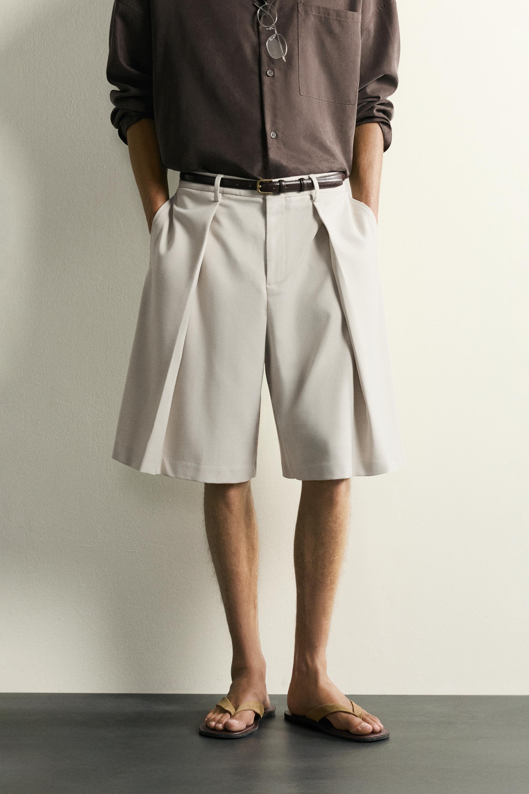 WIDE FIT PLEATED SHORTS