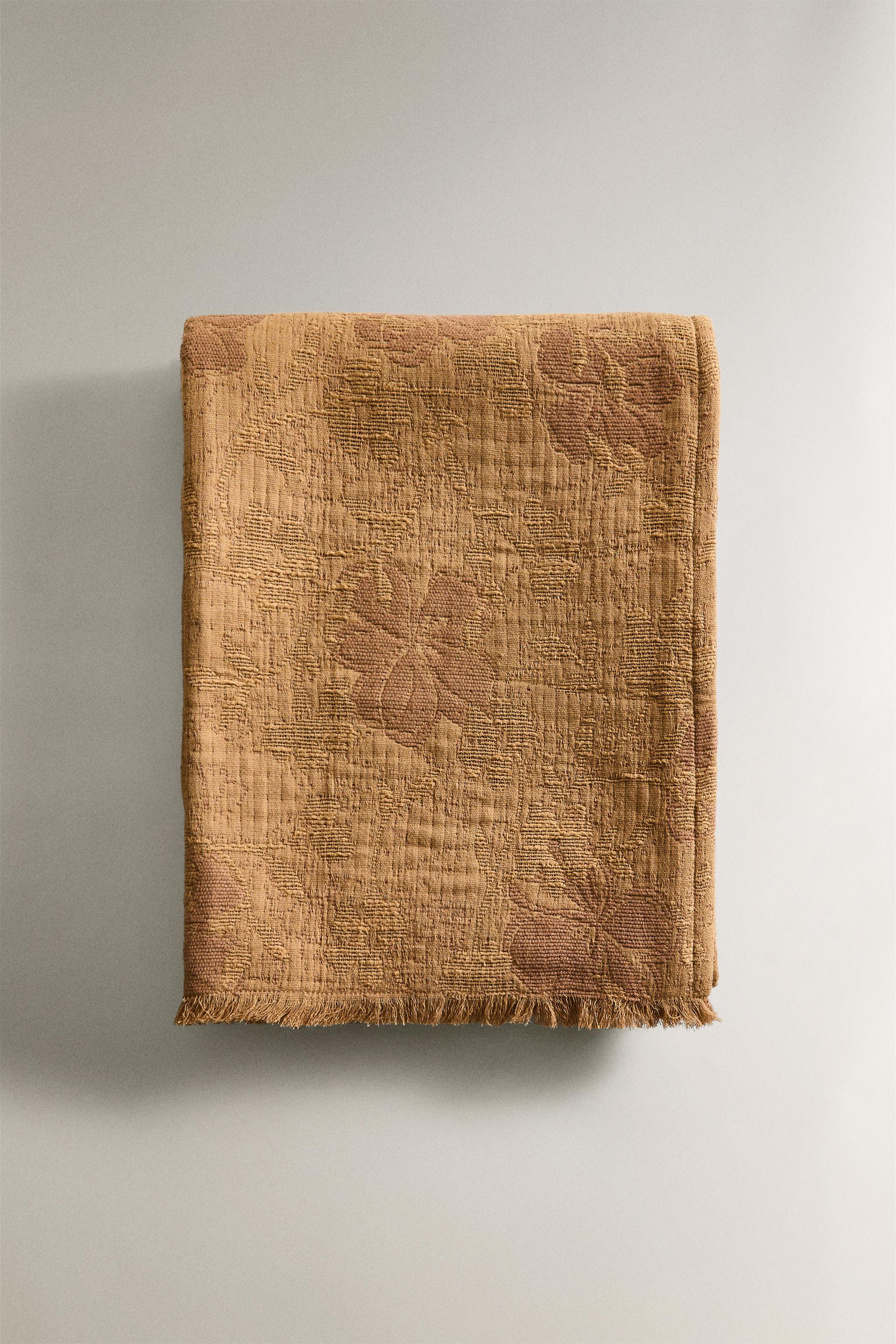 COUVERTURE JACQUARD FLEURS