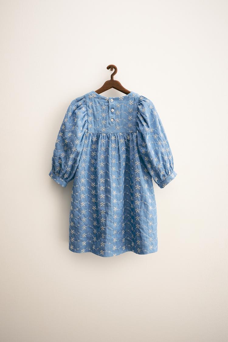 zara blue striped embroidered dress Zara - Striped And Swiss Embroidered Knit Dress - Blue / White - 6 Years (45,2 Inches)