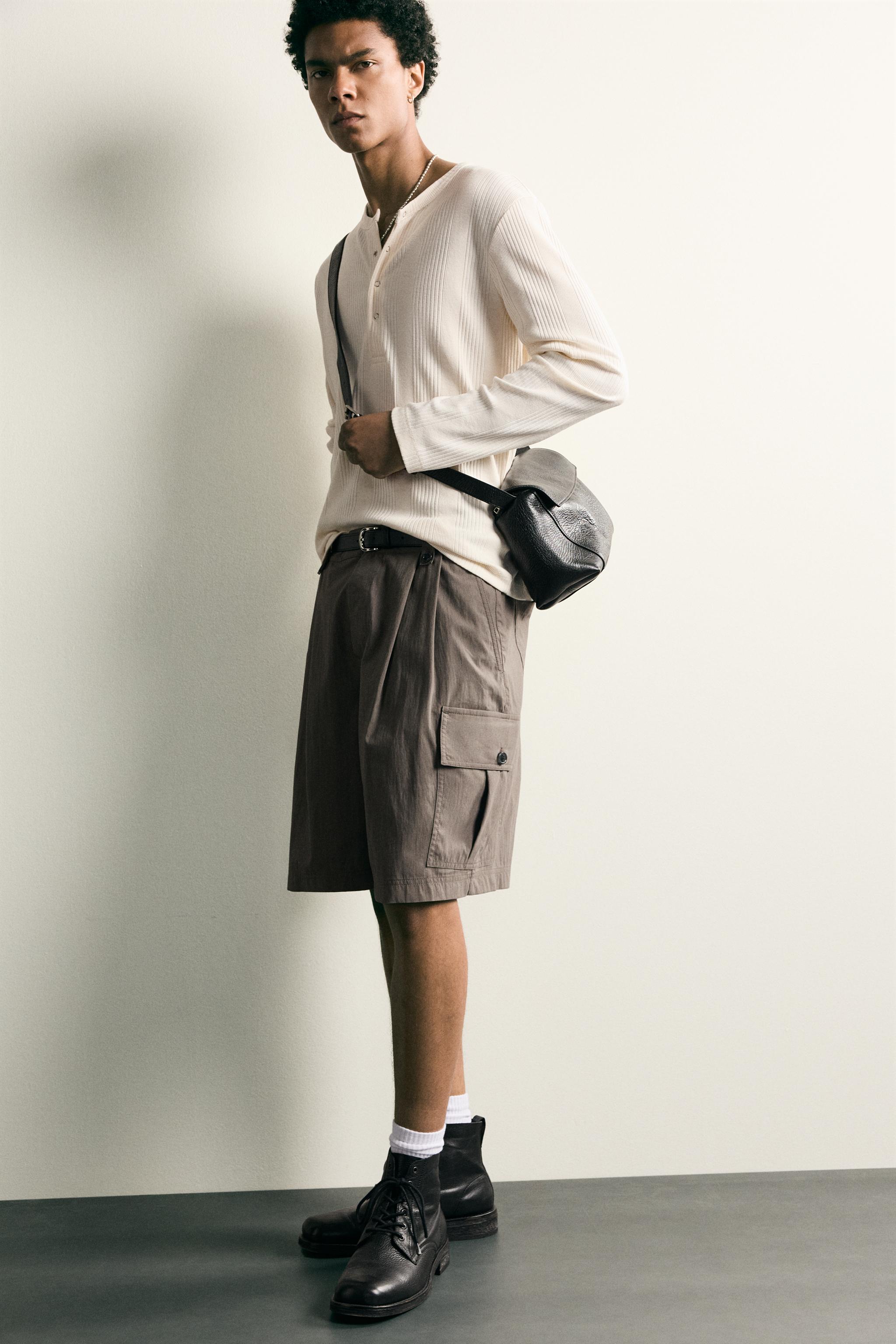 RELAXED FIT PLEATED CARGO SHORTS