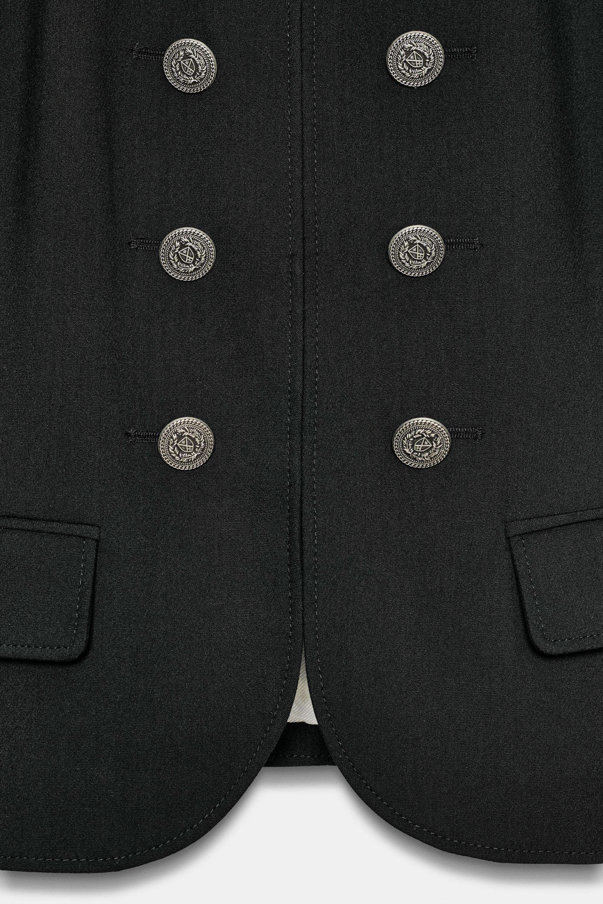 FITTED JACKET WITH SHOULDER PADS AND BUTTONS