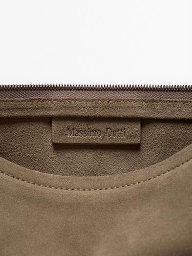 Bolso pequeño pouch nudo piel serraje - Arena de Zara - Imagen 0