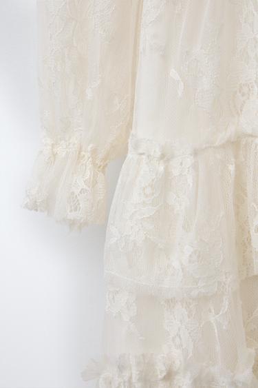 ROBE EN DENTELLE - Écru de Zara - Image 2