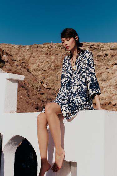 МИНИ-ПЛАТЬЕ С ПРИНТОМ — Цвет небеленого полотна/Синий от Zara — изображение 0
