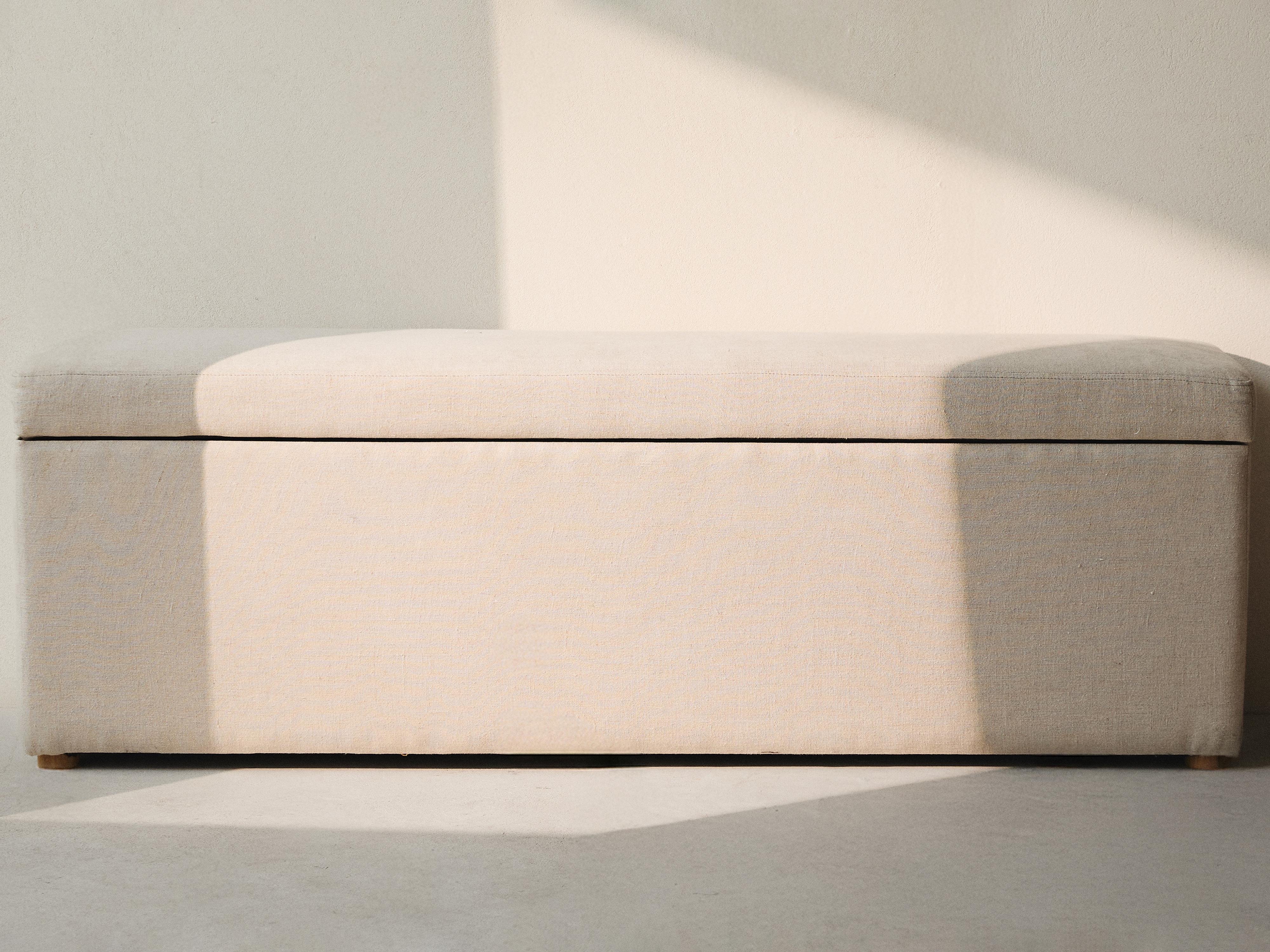 LARGE STORAGE BENCH — Light beige