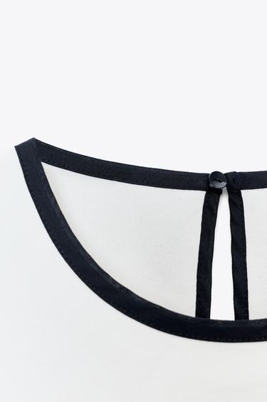 TOP LISERÉS CONTRASTANTS - Écru / Bleu marine de Zara - Image 7