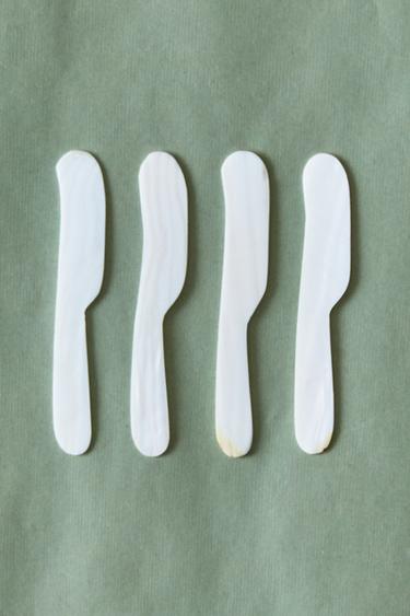 Zaras 4-PACK SMÖRKNIVAR I PÄRLEMOR (4-PACK) - Pärlfärgad glansig