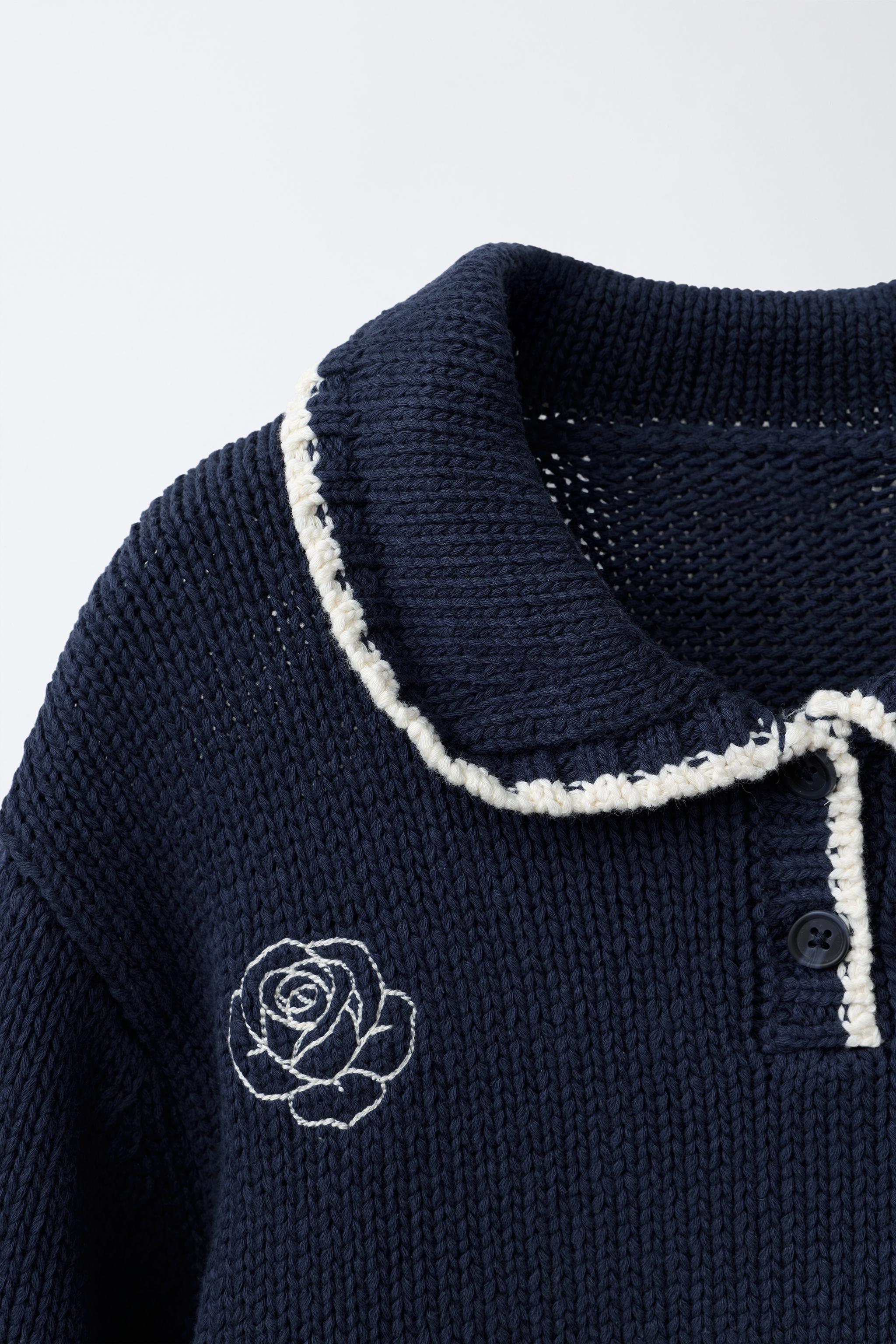 PULL EN MAILLE COL CLAUDINE À FLEURS BRODÉES