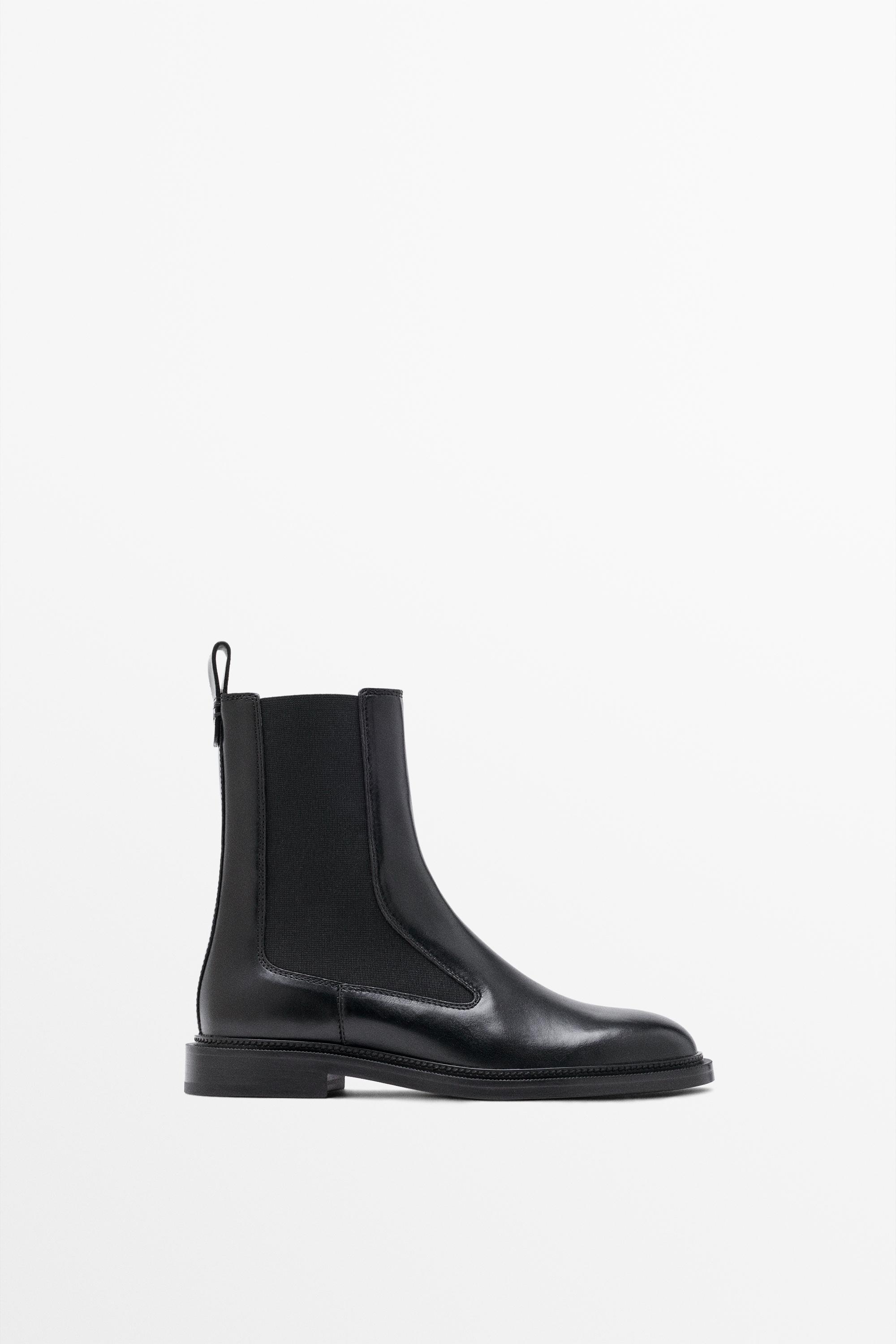Flat leather Chelsea ankle boots