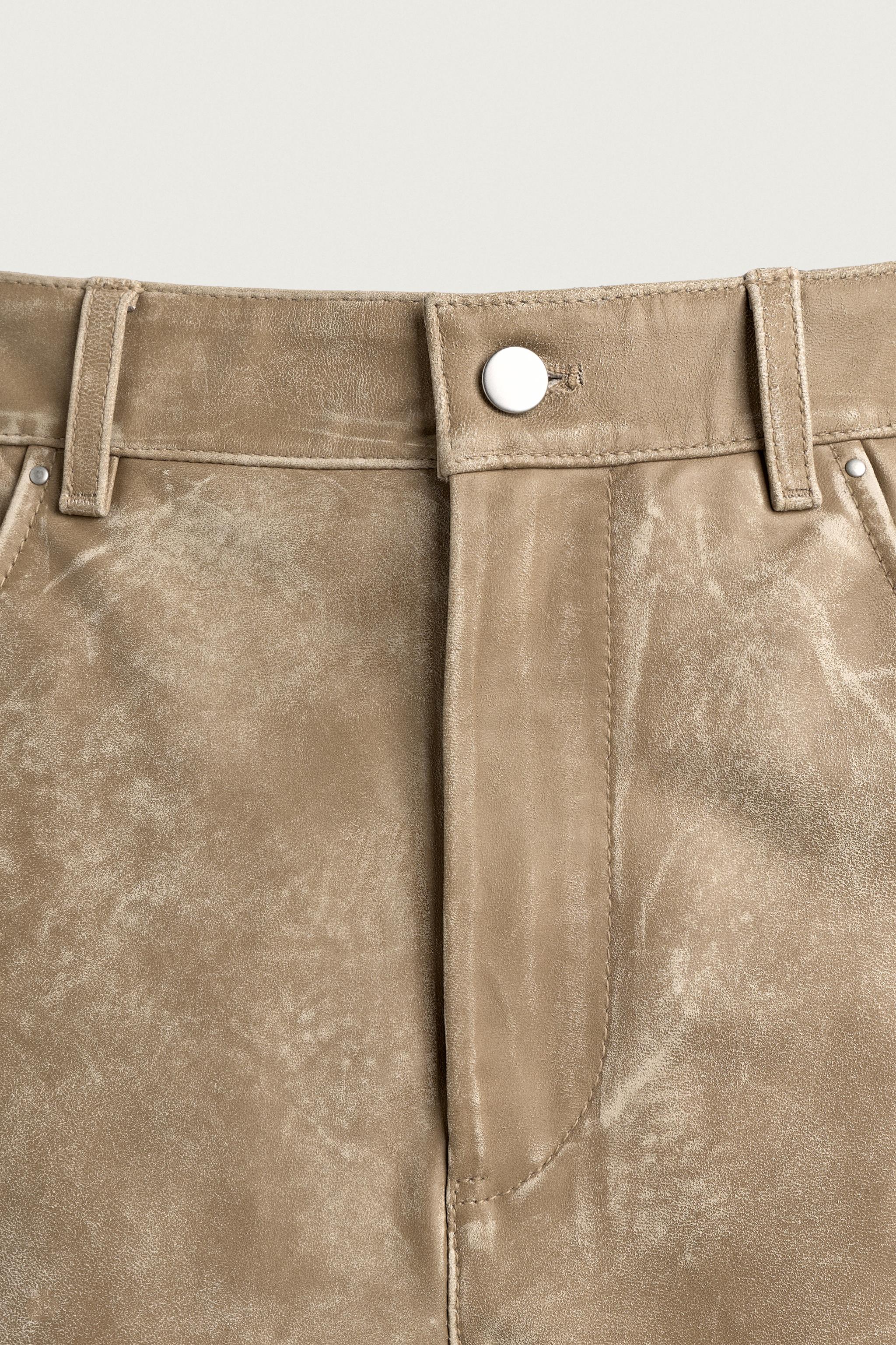 SHORT EN CUIR EFFET DÉLAVÉ