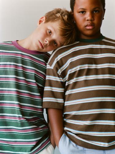 CAMISETA ESTAMPADA RAYAS - Marrón de Zara