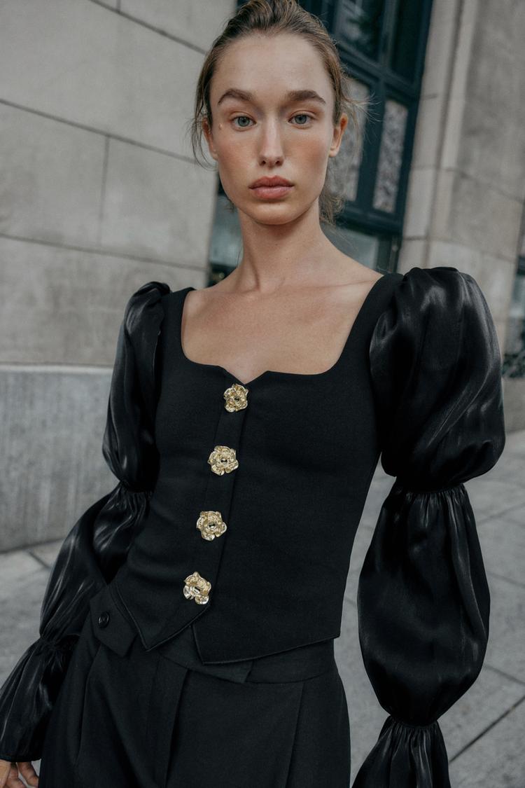 MATCHING BUTTON STRETCH TOP