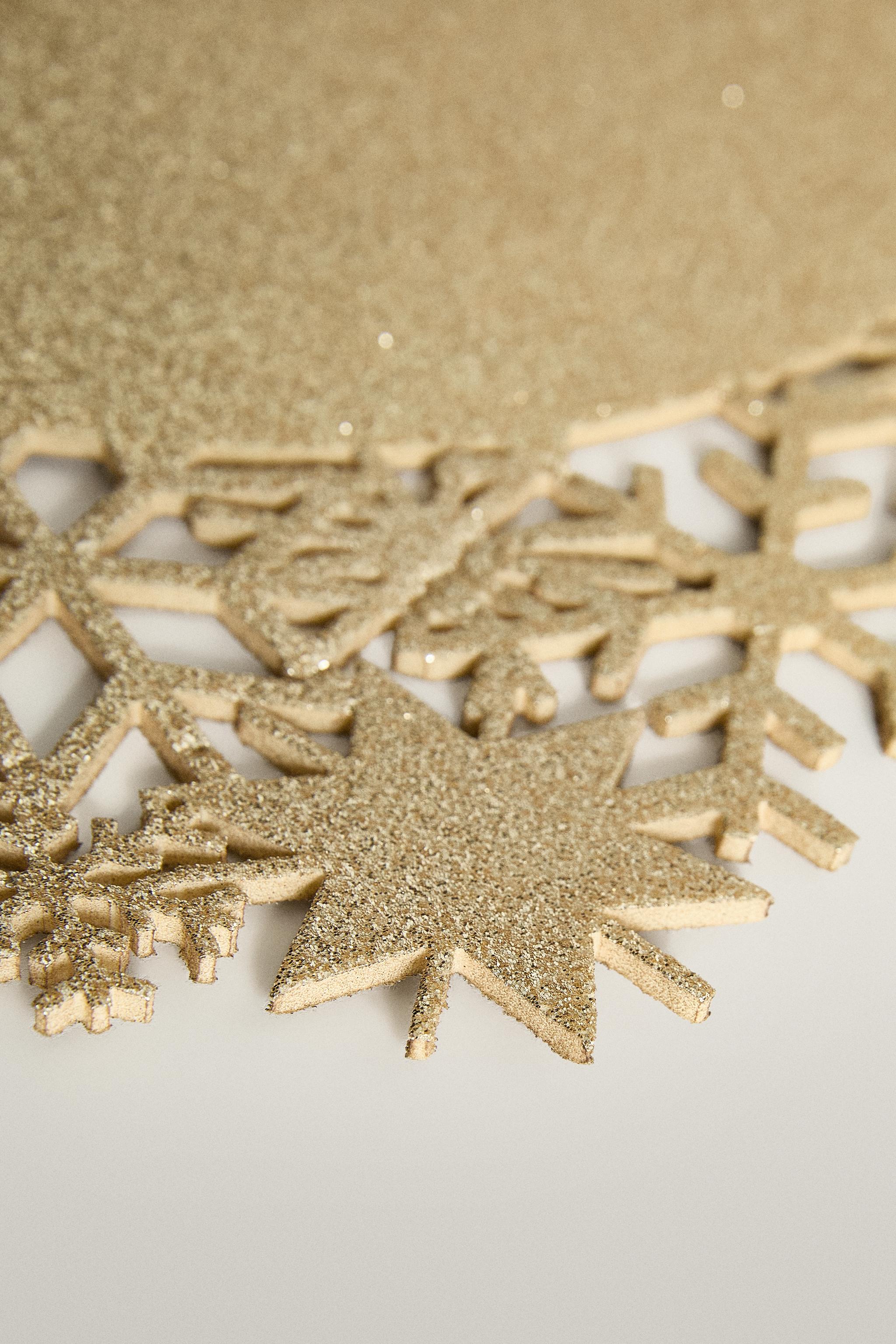 ROUND SNOWFLAKE CHRISTMAS PLACEMAT