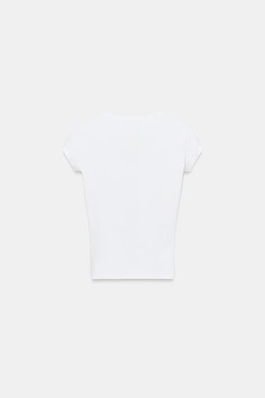 CAMISETA ESCOTE PICO - Blanco de Zara