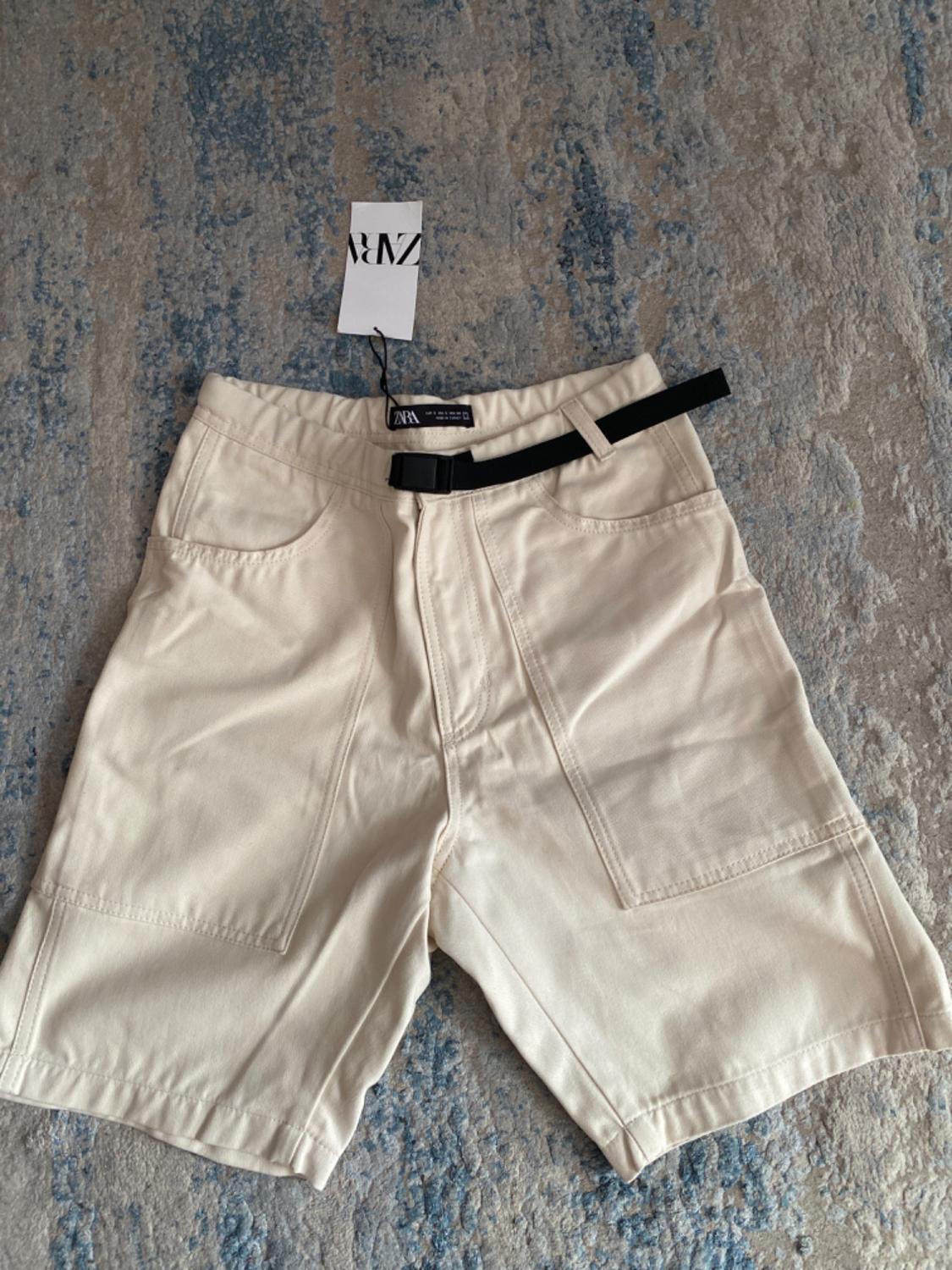 BERMUDA SHORTS WITH CONTRAST BELT