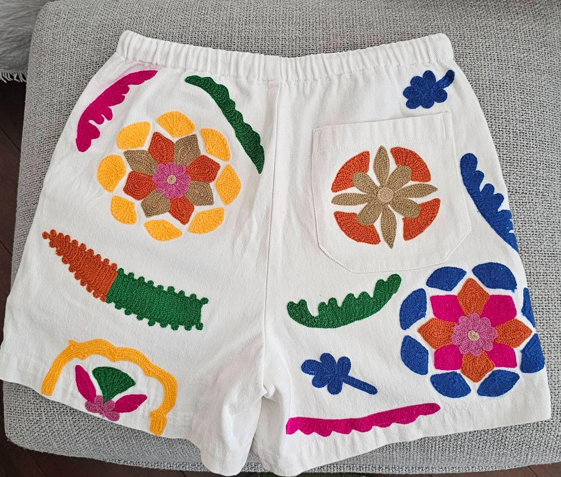 EMBROIDERED BERMUDA SHORTS - LIMITED EDITION SECOND HAND | Zara