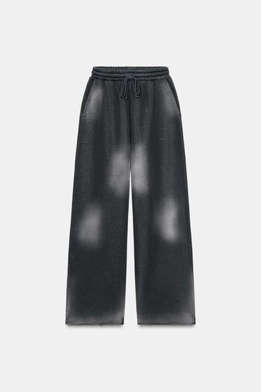 بنطلون قطيفة بمظهر مغسول وستايل ممزق - أسود الخاص بـ Zara