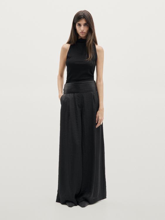 Flowing wide-leg trousers with darts