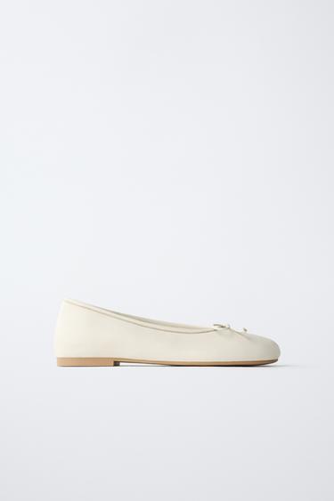 LEATHER BALLET FLATS - White by Zara