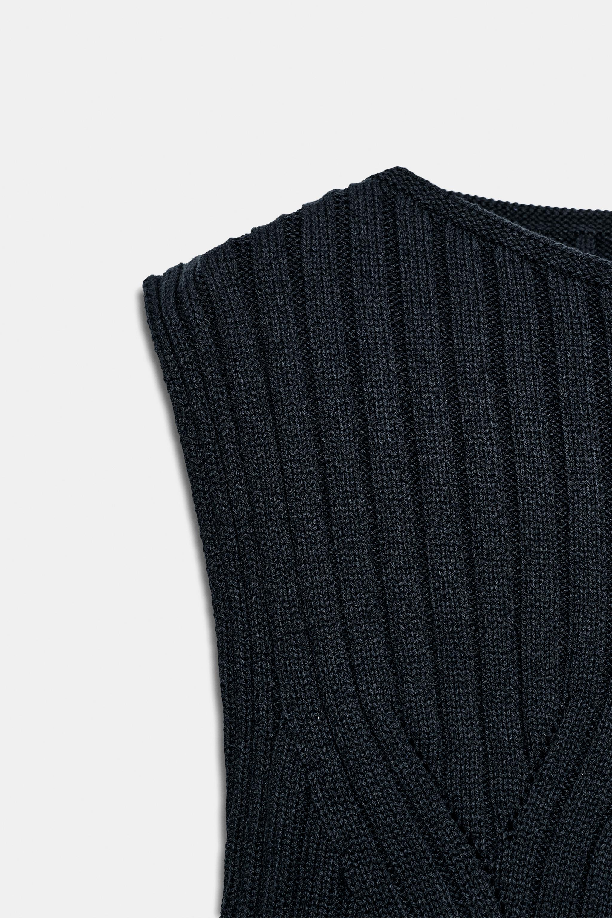 RIBBED KNIT TOP