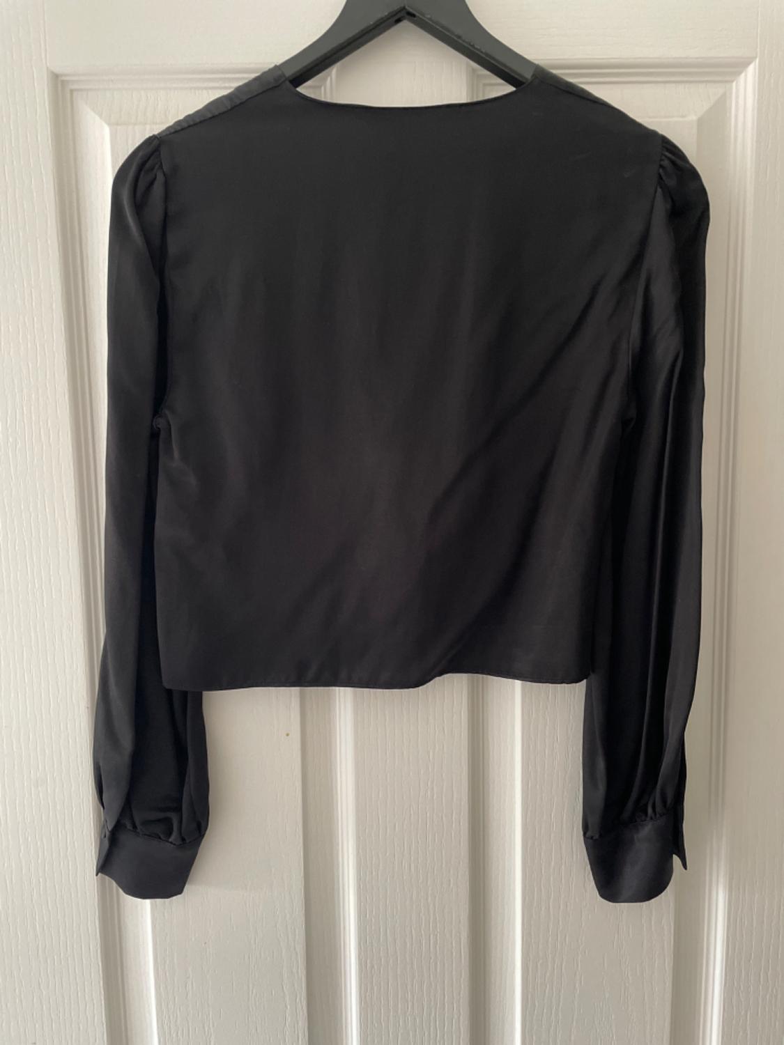 SATIN TOP WITH RING DETAIL - Image 2