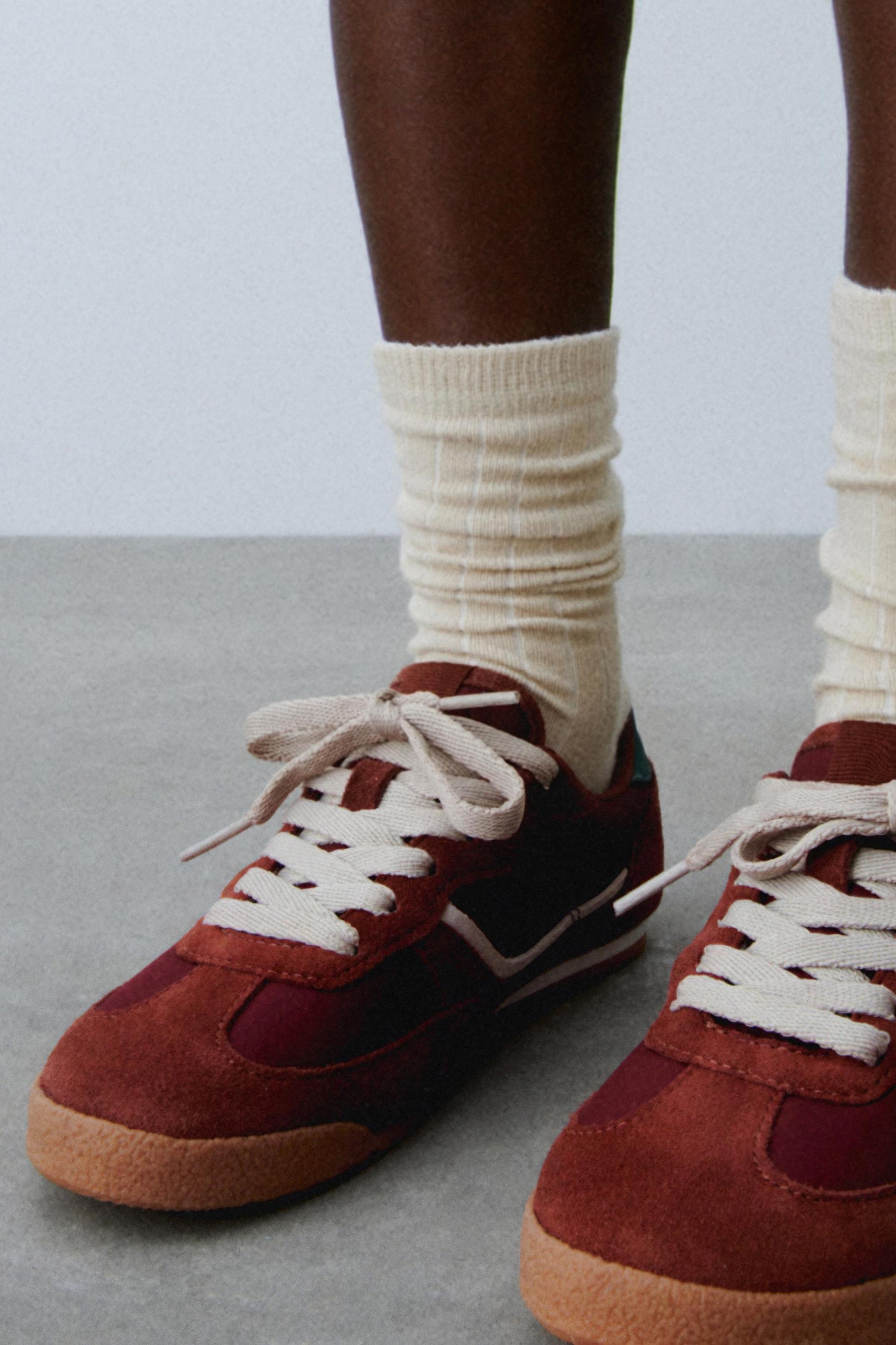 LOT DE CINQ PAIRES CHAUSSETTES MONTANTES CÔTELÉES