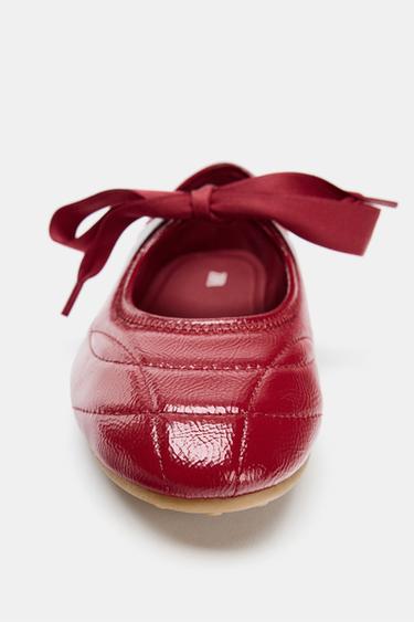 BALLERINES SPORTIVES À NŒUD - Rouge de Zara - Image 5