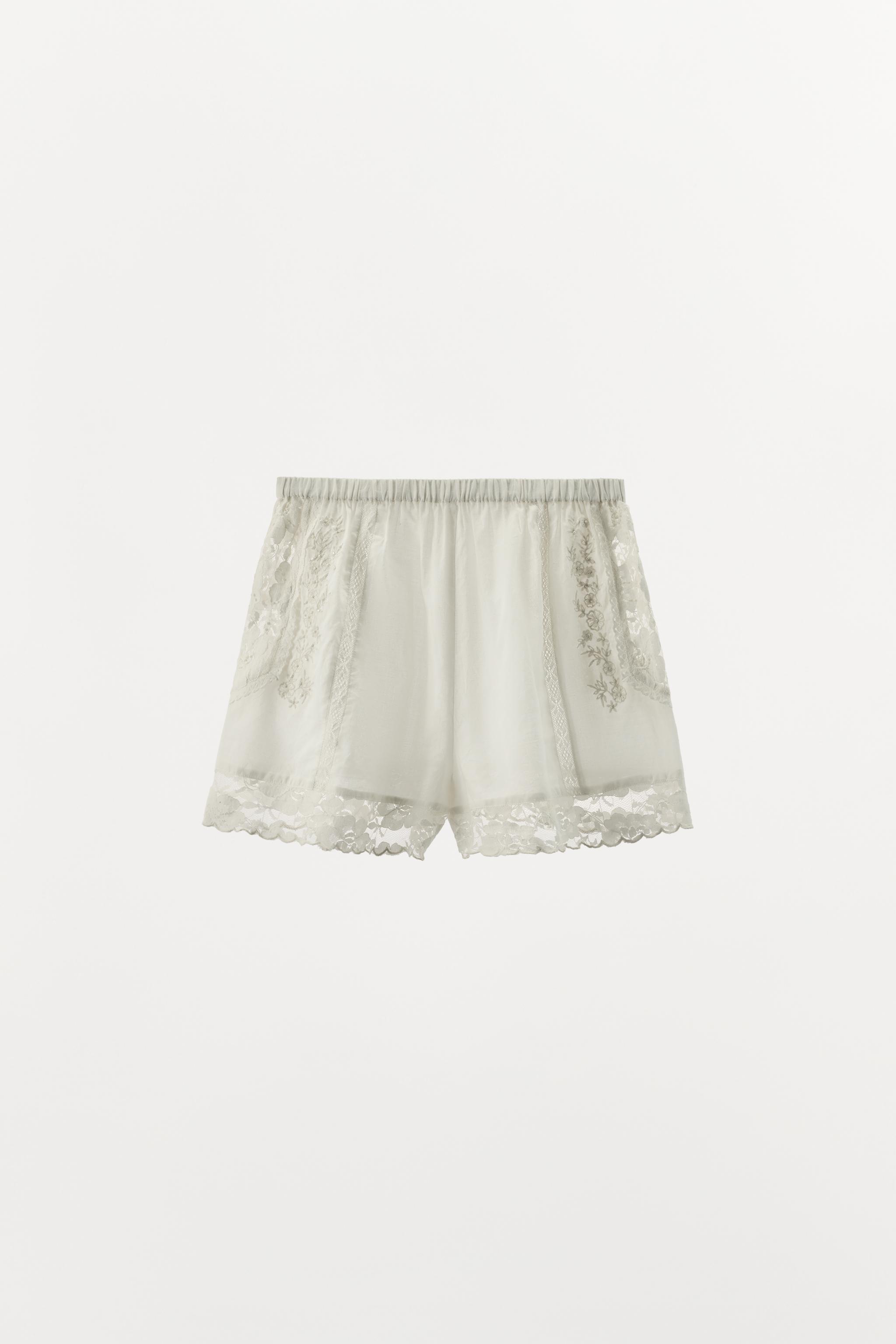【新品】MEDI LACE EMBROIDERY SHORT PANTS LIMITED EDITION EMBROIDERED LACE SHORTS - Oyster-white