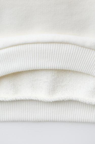 SWEAT À IMPRIMÉ FLOQUÉ - Blanc cassé de Zara - Image 3