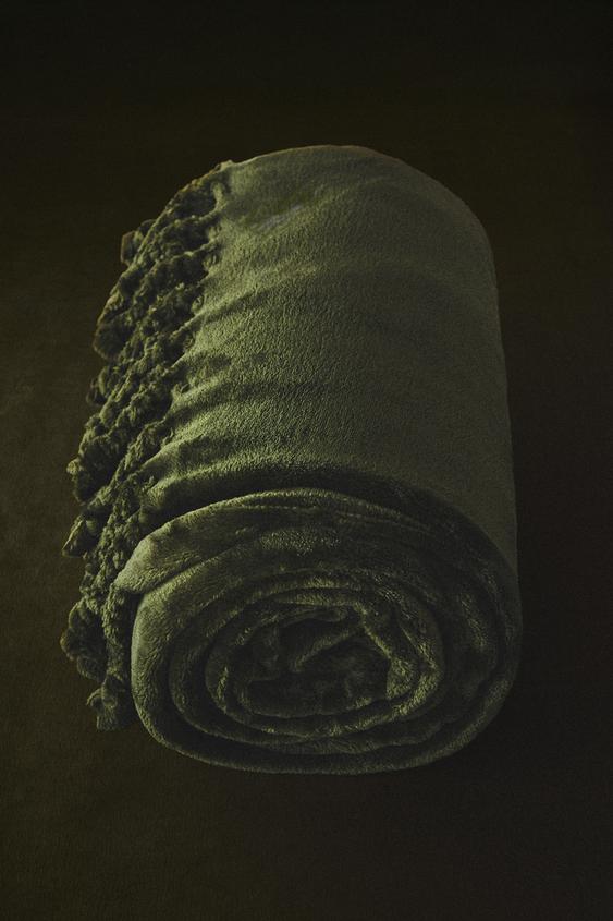 FRINGED FLEECE BLANKET - Green by Zara - Image 0