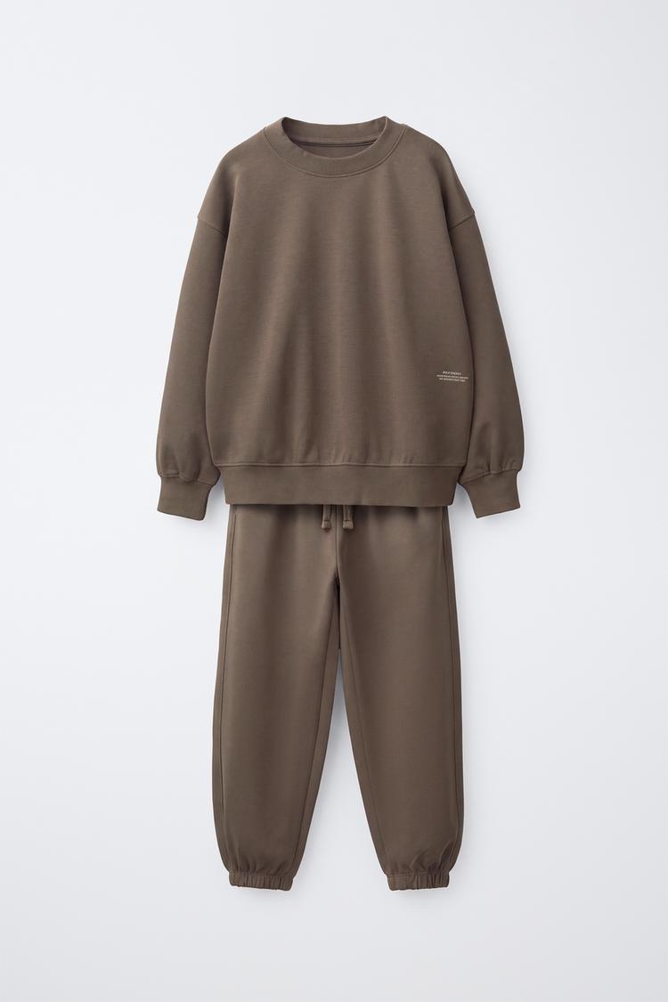 TEXT INTERLOCK SWEATSHIRT AND PANTS SET — Mink brown