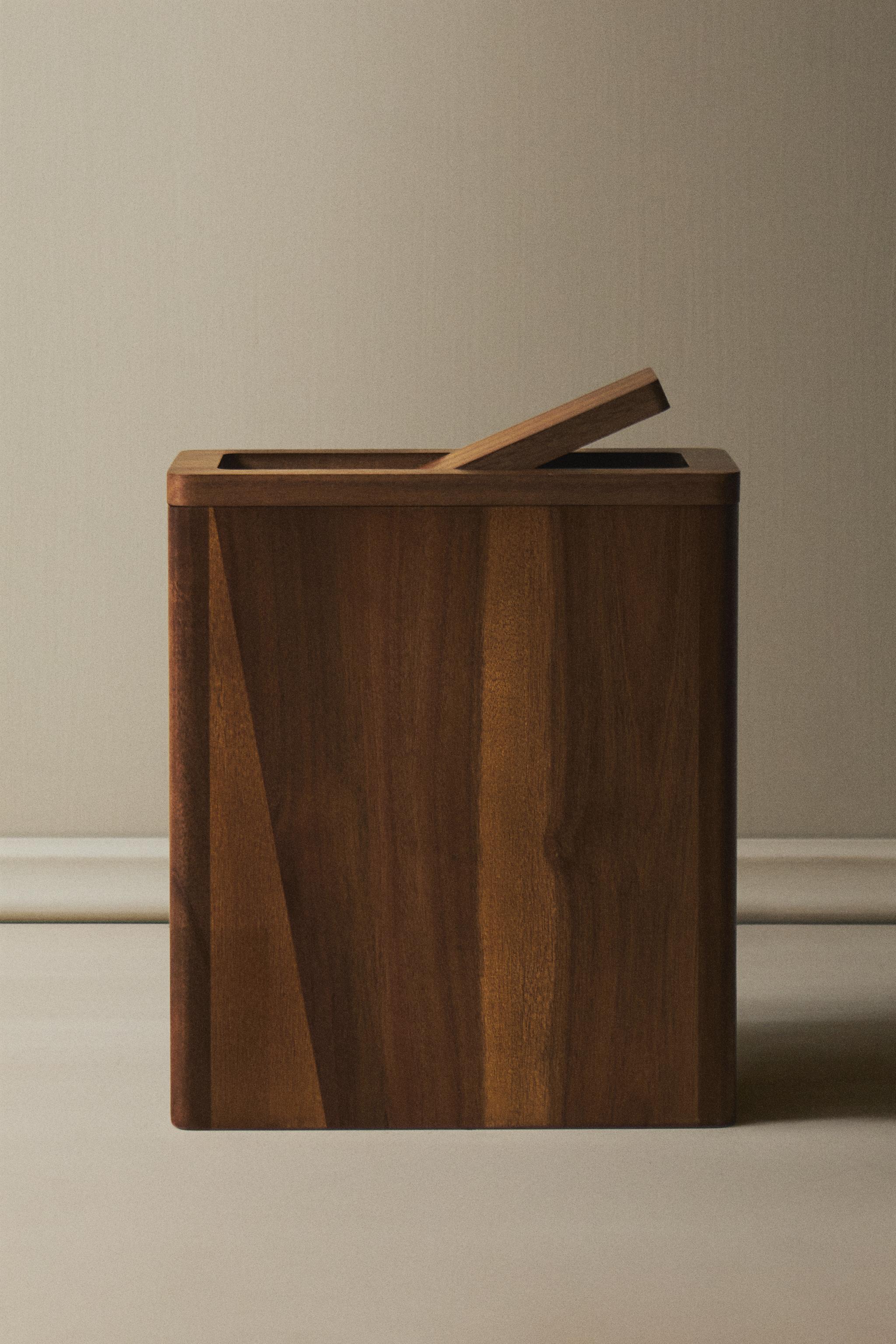 WOODEN BATHROOM BIN WITH INTERIOR FRAME — Light beige